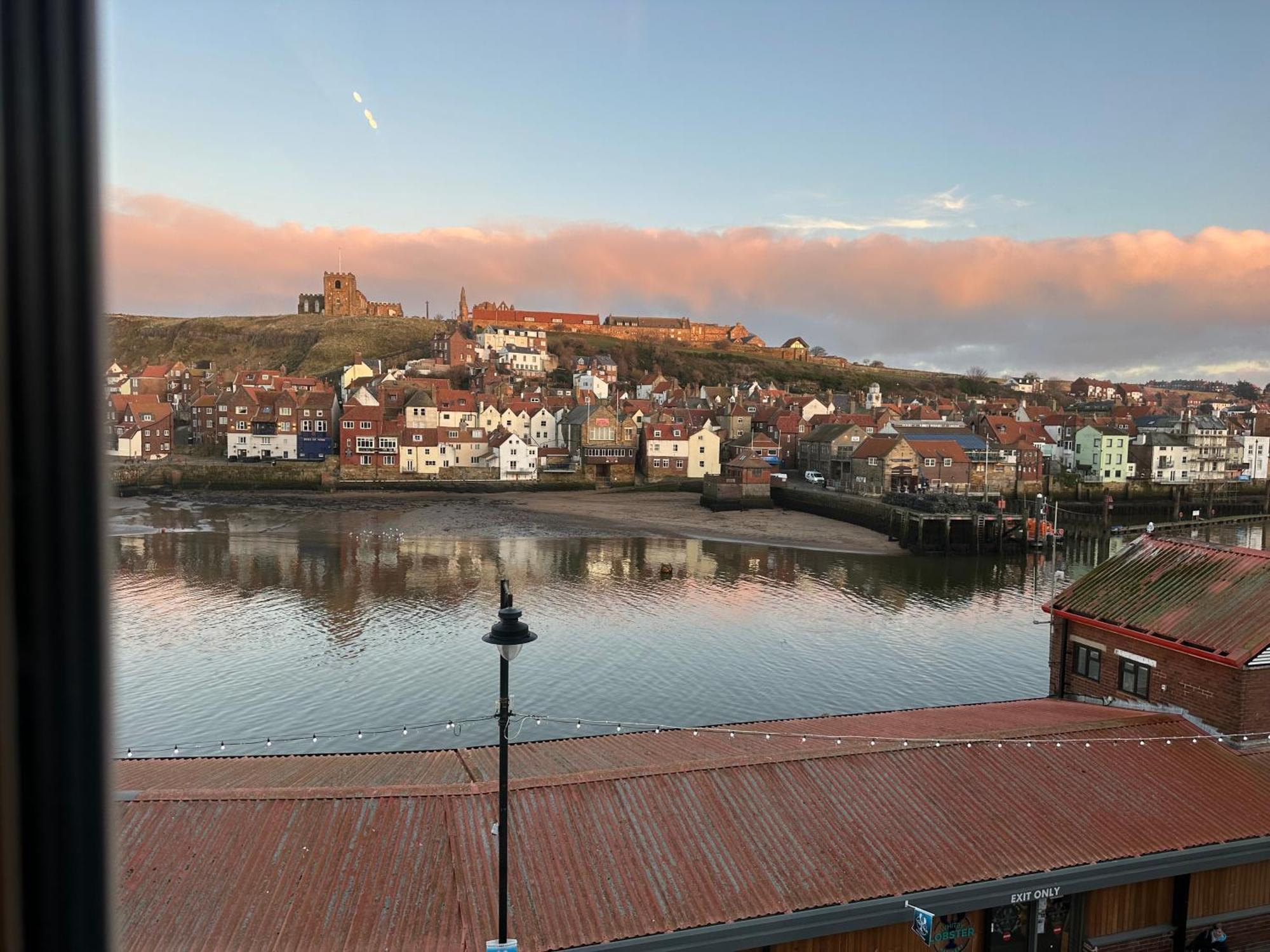 Harrys Lounge Bed & Breakfast Whitby