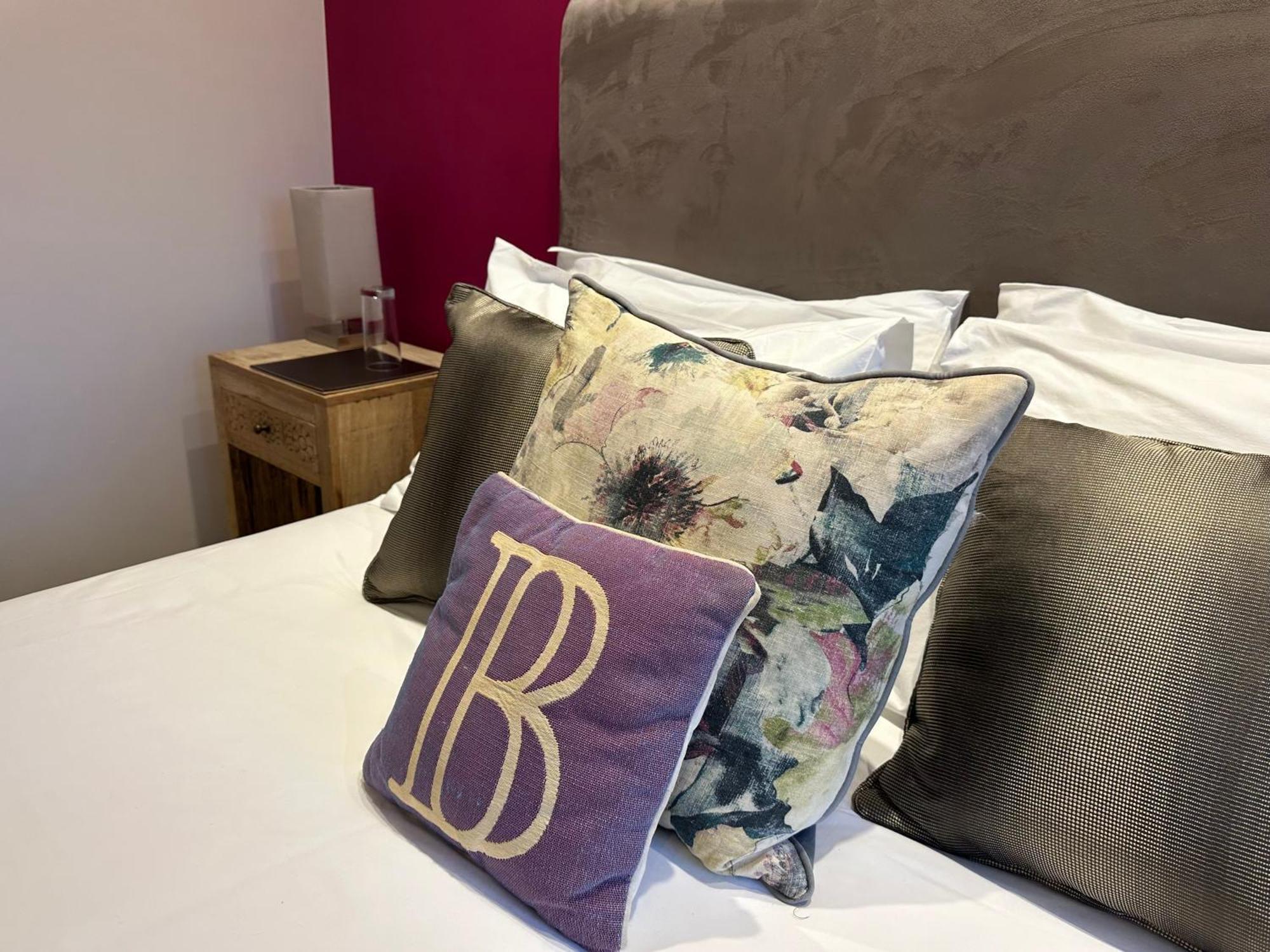 Harrys Lounge 4* Whitby