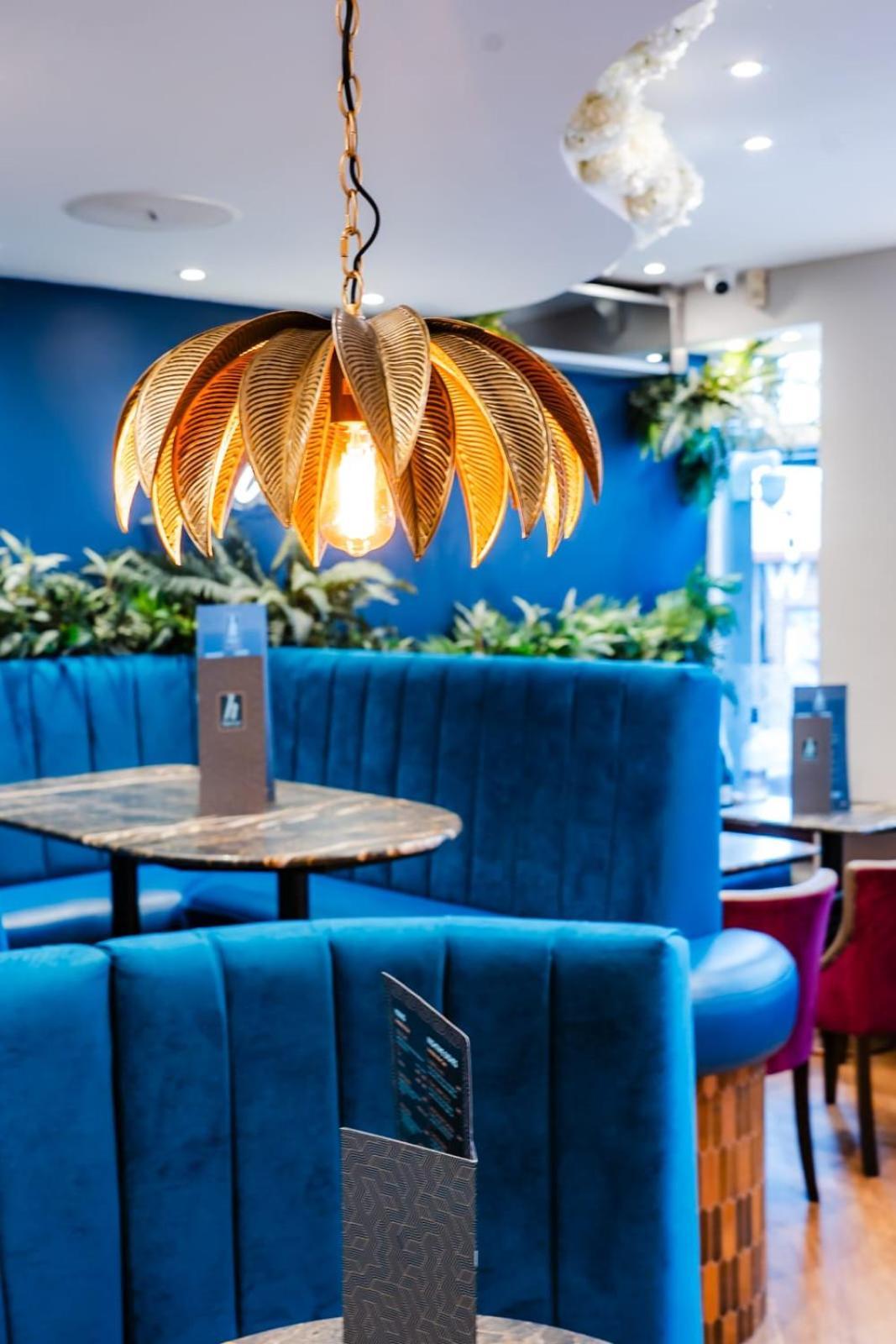 Harrys Lounge 4* Whitby